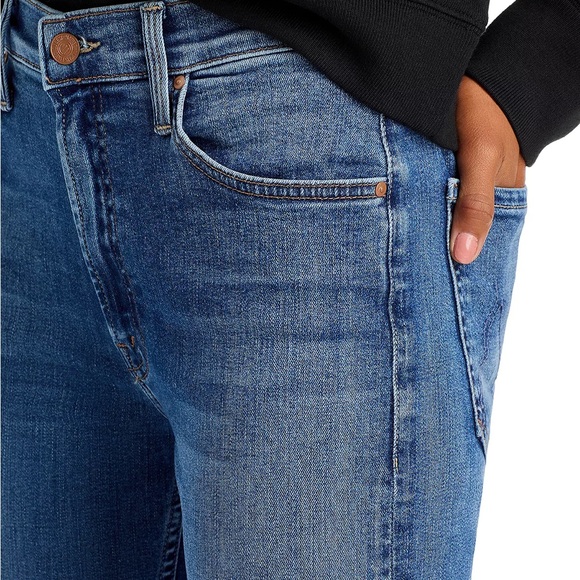 MOTHER
The Mid Rise Rider Flood Jeans in Right On - Picture 3 of 7